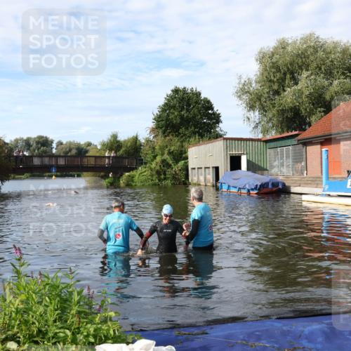 31.08.2025 - Elbe Triathlon Hamburg Luisa Fischer http://msf.ph/oto/8682164 31.08.2025 09:39:12 Schwimmen 806 meine-sportfotos.de