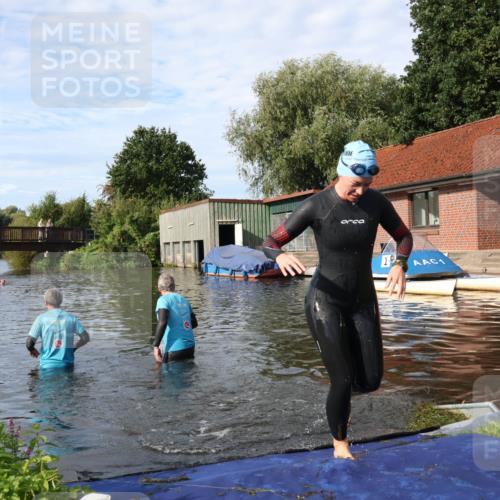 31.08.2025 - Elbe Triathlon Hamburg Luisa Fischer http://msf.ph/oto/8682184 31.08.2025 09:39:16 Schwimmen 806 meine-sportfotos.de