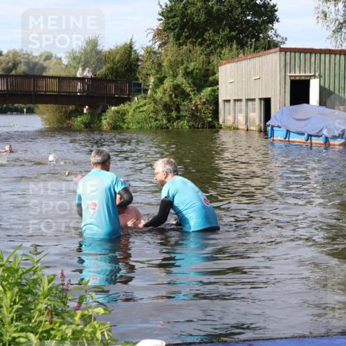 31.08.2025 - Elbe Triathlon Hamburg Luisa Fischer http://msf.ph/oto/8682189 31.08.2025 09:39:43 Schwimmen 758 meine-sportfotos.de