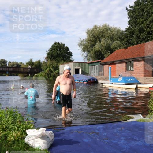 31.08.2025 - Elbe Triathlon Hamburg Luisa Fischer http://msf.ph/oto/8682215 31.08.2025 09:39:48 Schwimmen 758 meine-sportfotos.de