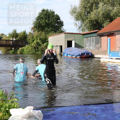 31.08.2025 - Elbe Triathlon Hamburg Luisa Fischer http://msf.ph/oto/8682244 31.08.2025 09:40:03 Schwimmen 796, 818, 874, 877 meine-sportfotos.de