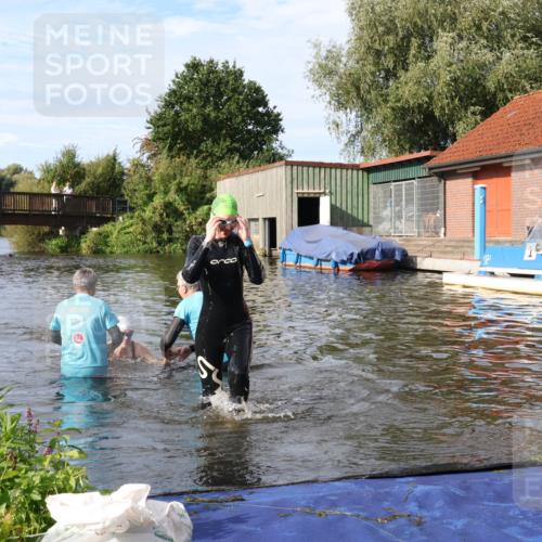 31.08.2025 - Elbe Triathlon Hamburg Luisa Fischer http://msf.ph/oto/8682245 31.08.2025 09:40:03 Schwimmen 796, 818, 874, 877 meine-sportfotos.de