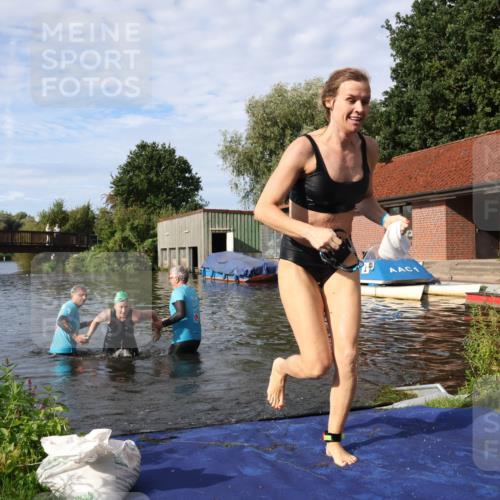 31.08.2025 - Elbe Triathlon Hamburg Luisa Fischer http://msf.ph/oto/8682268 31.08.2025 09:40:09 Schwimmen 796, 874, 877 meine-sportfotos.de