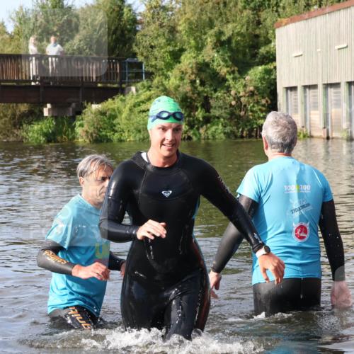 31.08.2025 - Elbe Triathlon Hamburg Luisa Fischer http://msf.ph/oto/8682284 31.08.2025 09:41:05 Schwimmen 852 meine-sportfotos.de