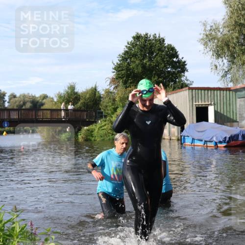 31.08.2025 - Elbe Triathlon Hamburg Luisa Fischer http://msf.ph/oto/8682293 31.08.2025 09:41:07 Schwimmen 852 meine-sportfotos.de