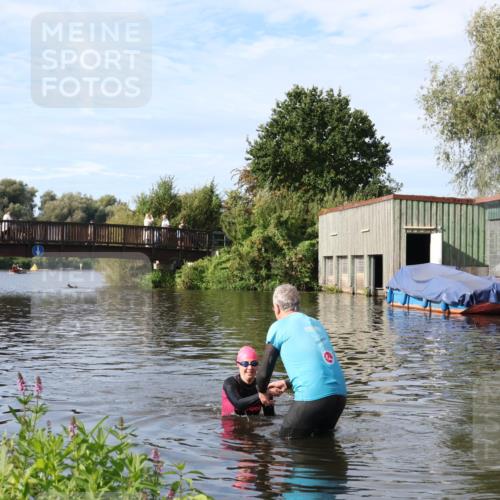 31.08.2025 - Elbe Triathlon Hamburg Luisa Fischer http://msf.ph/oto/8682303 31.08.2025 09:41:50 Schwimmen 841 meine-sportfotos.de