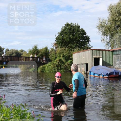 31.08.2025 - Elbe Triathlon Hamburg Luisa Fischer http://msf.ph/oto/8682311 31.08.2025 09:41:51 Schwimmen 841 meine-sportfotos.de