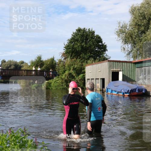 31.08.2025 - Elbe Triathlon Hamburg Luisa Fischer http://msf.ph/oto/8682312 31.08.2025 09:41:52 Schwimmen 841 meine-sportfotos.de