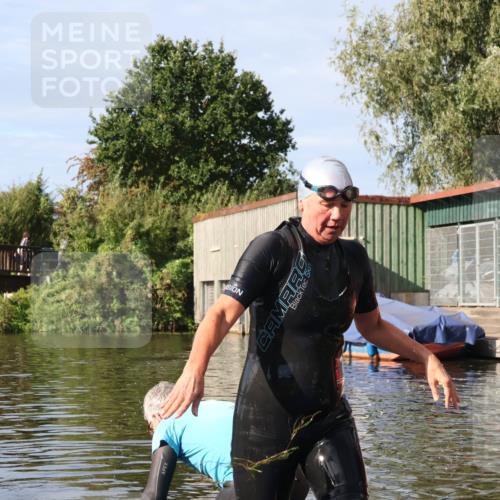 31.08.2025 - Elbe Triathlon Hamburg Luisa Fischer http://msf.ph/oto/8682347 31.08.2025 09:44:20 Schwimmen 923 meine-sportfotos.de