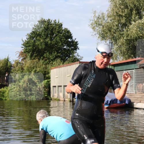 31.08.2025 - Elbe Triathlon Hamburg Luisa Fischer http://msf.ph/oto/8682349 31.08.2025 09:44:20 Schwimmen 923 meine-sportfotos.de
