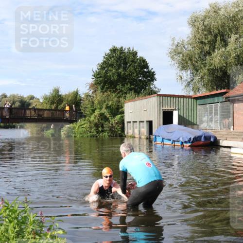 31.08.2025 - Elbe Triathlon Hamburg Luisa Fischer http://msf.ph/oto/8682374 31.08.2025 09:46:59 Schwimmen 928 meine-sportfotos.de