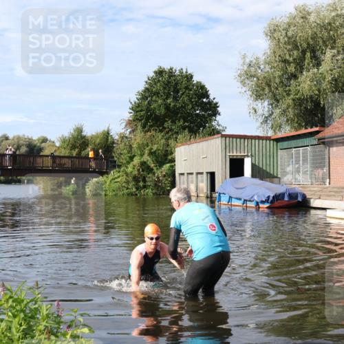 31.08.2025 - Elbe Triathlon Hamburg Luisa Fischer http://msf.ph/oto/8682377 31.08.2025 09:46:59 Schwimmen 928 meine-sportfotos.de