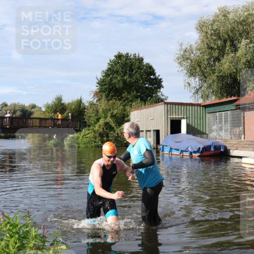 31.08.2025 - Elbe Triathlon Hamburg Luisa Fischer http://msf.ph/oto/8682381 31.08.2025 09:47:00 Schwimmen 928 meine-sportfotos.de