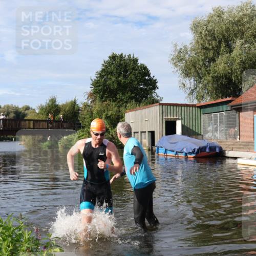 31.08.2025 - Elbe Triathlon Hamburg Luisa Fischer http://msf.ph/oto/8682384 31.08.2025 09:47:00 Schwimmen 928 meine-sportfotos.de