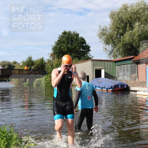 31.08.2025 - Elbe Triathlon Hamburg Luisa Fischer http://msf.ph/oto/8682387 31.08.2025 09:47:01 Schwimmen 928 meine-sportfotos.de