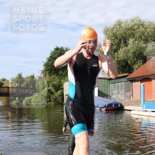 31.08.2025 - Elbe Triathlon Hamburg Luisa Fischer http://msf.ph/oto/8682393 31.08.2025 09:47:02 Schwimmen 928 meine-sportfotos.de