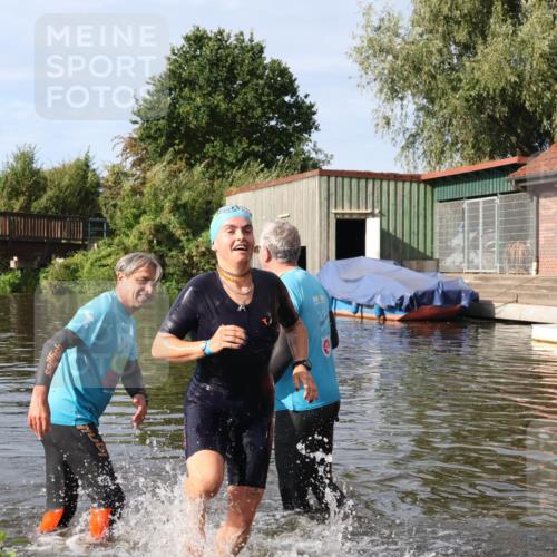 31.08.2025 - Elbe Triathlon Hamburg Luisa Fischer http://msf.ph/oto/8682468 31.08.2025 09:51:36 Schwimmen 401, 794 meine-sportfotos.de