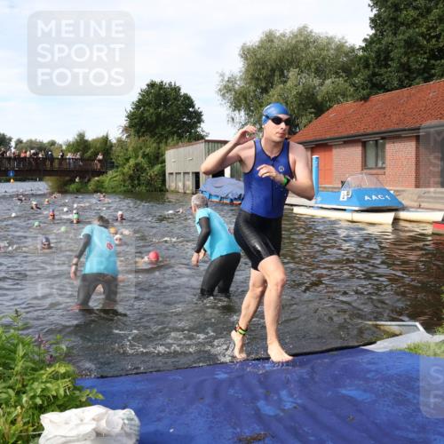 31.08.2025 - Elbe Triathlon Hamburg Luisa Fischer http://msf.ph/oto/8682485 31.08.2025 10:10:39 Schwimmen 942, 960, 965, 968, 1078, 1085, 1091 meine-sportfotos.de