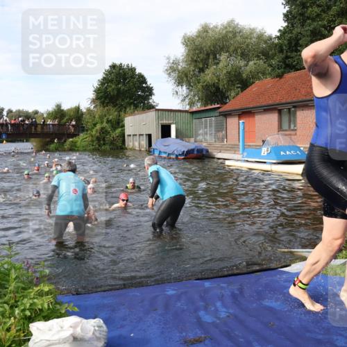 31.08.2025 - Elbe Triathlon Hamburg Luisa Fischer http://msf.ph/oto/8682488 31.08.2025 10:10:39 Schwimmen 942, 960, 965, 968, 1078, 1085, 1091 meine-sportfotos.de