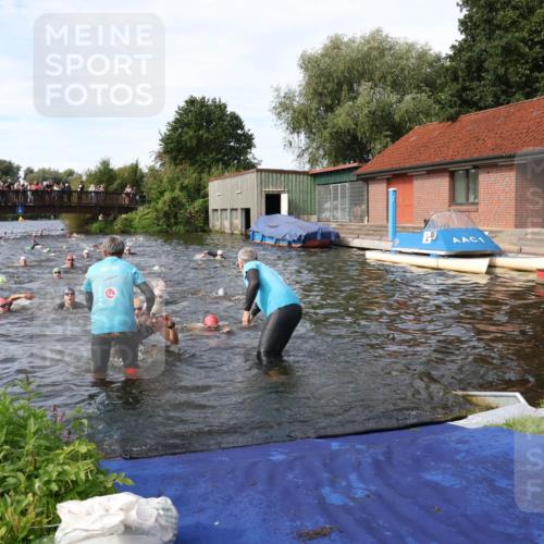 31.08.2025 - Elbe Triathlon Hamburg Luisa Fischer http://msf.ph/oto/8682491 31.08.2025 10:10:40 Schwimmen 942, 960, 965, 968, 1070, 1078, 1085, 1091, 1106 meine-sportfotos.de