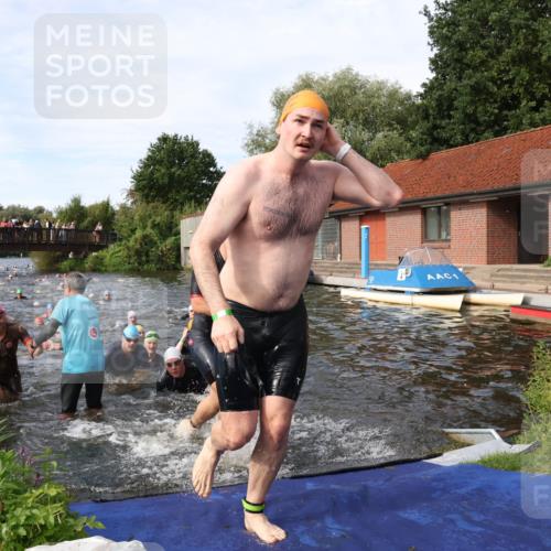 31.08.2025 - Elbe Triathlon Hamburg Luisa Fischer http://msf.ph/oto/8682523 31.08.2025 10:10:46 Schwimmen 950, 960, 965, 968, 971, 998, 1009, 1033, 1037, 1042, 1070, 1078, 1085, 1106 meine-sportfotos.de