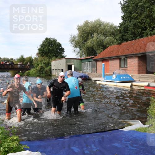 31.08.2025 - Elbe Triathlon Hamburg Luisa Fischer http://msf.ph/oto/8682532 31.08.2025 10:10:47 Schwimmen 950, 960, 965, 968, 971, 998, 1005, 1009, 1033, 1037, 1042, 1070, 1077, 1078, 1106 meine-sportfotos.de