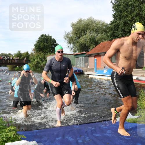 31.08.2025 - Elbe Triathlon Hamburg Luisa Fischer http://msf.ph/oto/8682573 31.08.2025 10:10:55 Schwimmen 947, 950, 961, 971, 974, 984, 998, 1005, 1009, 1024, 1033, 1037, 1042, 1051, 1077, 1081 meine-sportfotos.de