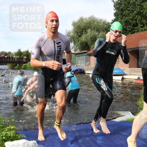 31.08.2025 - Elbe Triathlon Hamburg Luisa Fischer http://msf.ph/oto/8682590 31.08.2025 10:10:58 Schwimmen 939, 947, 955, 961, 971, 974, 984, 1005, 1009, 1024, 1037, 1051, 1063, 1077, 1081 meine-sportfotos.de