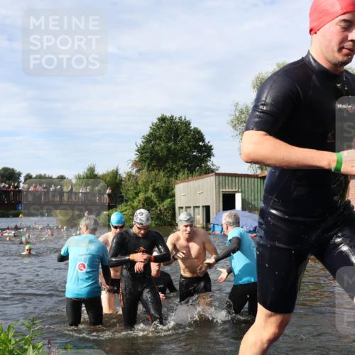 31.08.2025 - Elbe Triathlon Hamburg Luisa Fischer http://msf.ph/oto/8682704 31.08.2025 10:11:32 Schwimmen 957, 975, 983, 996, 1043, 1065, 1083, 1096, 1107, 1109 meine-sportfotos.de