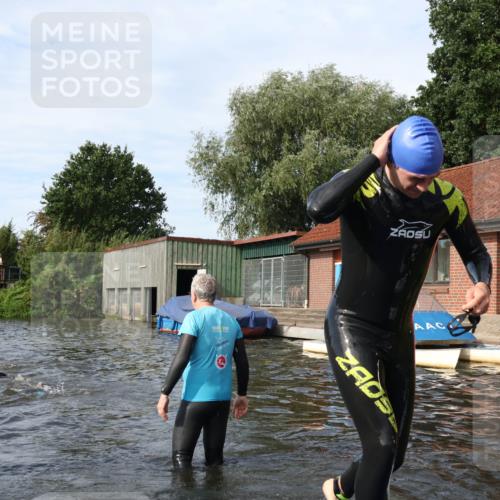 31.08.2025 - Elbe Triathlon Hamburg Luisa Fischer http://msf.ph/oto/8682761 31.08.2025 10:11:53 Schwimmen 945, 980, 1031, 1039, 1048 meine-sportfotos.de