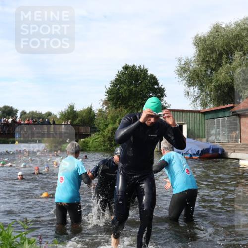 31.08.2025 - Elbe Triathlon Hamburg Luisa Fischer http://msf.ph/oto/8682772 31.08.2025 10:11:58 Schwimmen 963, 981, 1031, 1039, 1076, 1086, 1158 meine-sportfotos.de