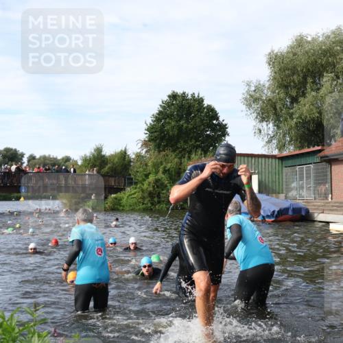 31.08.2025 - Elbe Triathlon Hamburg Luisa Fischer http://msf.ph/oto/8682780 31.08.2025 10:11:59 Schwimmen 943, 963, 981, 1031, 1039, 1076, 1086, 1158 meine-sportfotos.de