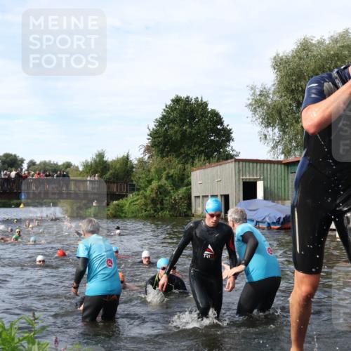 31.08.2025 - Elbe Triathlon Hamburg Luisa Fischer http://msf.ph/oto/8682785 31.08.2025 10:12:01 Schwimmen 943, 963, 981, 1016, 1031, 1039, 1076, 1086, 1158 meine-sportfotos.de