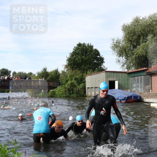 31.08.2025 - Elbe Triathlon Hamburg Luisa Fischer http://msf.ph/oto/8682791 31.08.2025 10:12:02 Schwimmen 943, 963, 981, 1016, 1031, 1039, 1076, 1086, 1158 meine-sportfotos.de