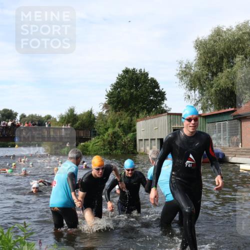 31.08.2025 - Elbe Triathlon Hamburg Luisa Fischer http://msf.ph/oto/8682794 31.08.2025 10:12:02 Schwimmen 943, 963, 981, 1016, 1031, 1039, 1076, 1086, 1158 meine-sportfotos.de