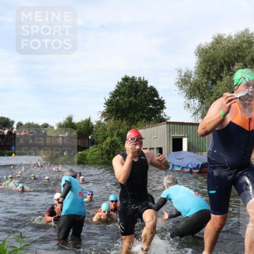 31.08.2025 - Elbe Triathlon Hamburg Luisa Fischer http://msf.ph/oto/8682820 31.08.2025 10:12:07 Schwimmen 937, 943, 963, 981, 1016, 1020, 1028, 1076, 1080, 1086, 1093, 1158 meine-sportfotos.de