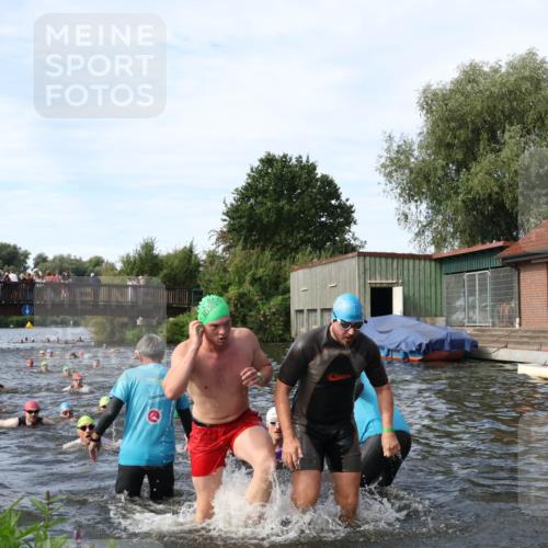 31.08.2025 - Elbe Triathlon Hamburg Luisa Fischer http://msf.ph/oto/8682884 31.08.2025 10:12:23 Schwimmen 954, 970, 989, 994, 1003, 1007, 1062, 1067, 1092 meine-sportfotos.de