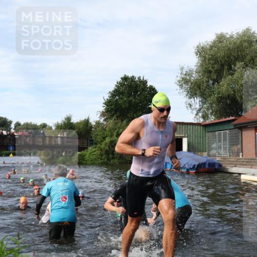 31.08.2025 - Elbe Triathlon Hamburg Luisa Fischer http://msf.ph/oto/8682905 31.08.2025 10:12:28 Schwimmen 948, 954, 958, 989, 994, 1003, 1007, 1013, 1056, 1067, 1075, 1092 meine-sportfotos.de