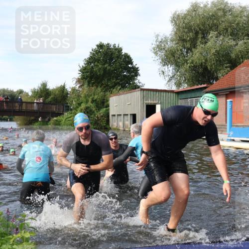 31.08.2025 - Elbe Triathlon Hamburg Luisa Fischer http://msf.ph/oto/8682916 31.08.2025 10:12:33 Schwimmen 935, 948, 951, 958, 994, 997, 1013, 1018, 1056, 1067, 1075, 1092 meine-sportfotos.de
