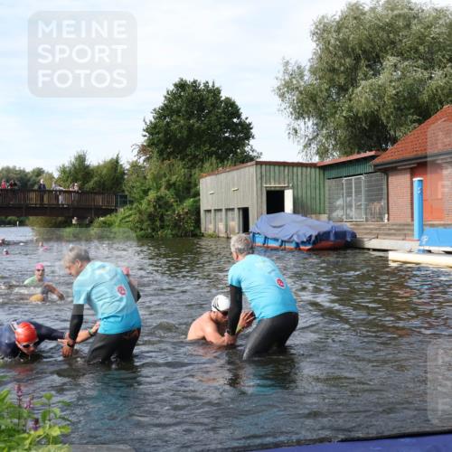 31.08.2025 - Elbe Triathlon Hamburg Luisa Fischer http://msf.ph/oto/8683011 31.08.2025 10:12:52 Schwimmen 964, 966, 972, 973, 1047, 1088, 1094 meine-sportfotos.de