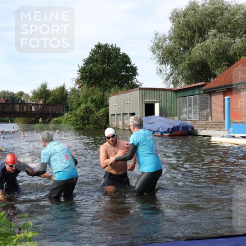 31.08.2025 - Elbe Triathlon Hamburg Luisa Fischer http://msf.ph/oto/8683013 31.08.2025 10:12:52 Schwimmen 964, 966, 972, 973, 1047, 1088, 1094 meine-sportfotos.de