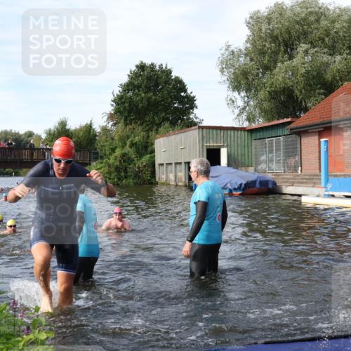 31.08.2025 - Elbe Triathlon Hamburg Luisa Fischer http://msf.ph/oto/8683026 31.08.2025 10:12:55 Schwimmen 966, 972, 1027, 1047, 1060, 1094 meine-sportfotos.de