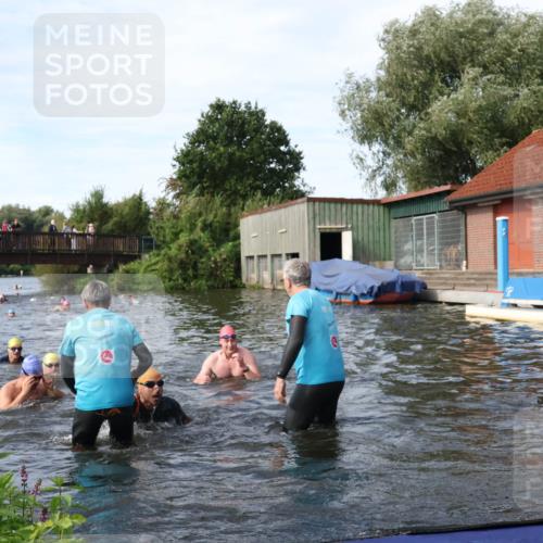 31.08.2025 - Elbe Triathlon Hamburg Luisa Fischer http://msf.ph/oto/8683042 31.08.2025 10:12:58 Schwimmen 966, 992, 993, 1027, 1047, 1060, 1094 meine-sportfotos.de