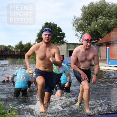 31.08.2025 - Elbe Triathlon Hamburg Luisa Fischer http://msf.ph/oto/8683071 31.08.2025 10:13:04 Schwimmen 992, 993, 1008, 1027, 1060, 1082, 1094 meine-sportfotos.de