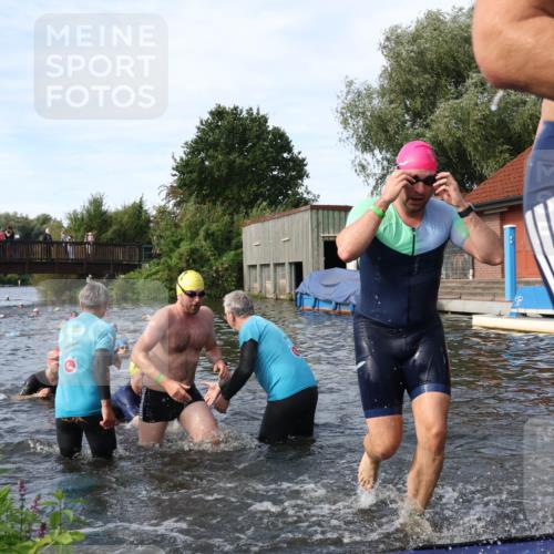 31.08.2025 - Elbe Triathlon Hamburg Luisa Fischer http://msf.ph/oto/8683077 31.08.2025 10:13:05 Schwimmen 992, 993, 1008, 1027, 1060, 1082, 1094 meine-sportfotos.de