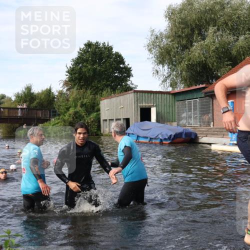 31.08.2025 - Elbe Triathlon Hamburg Luisa Fischer http://msf.ph/oto/8683173 31.08.2025 10:13:35 Schwimmen 934, 1055 meine-sportfotos.de