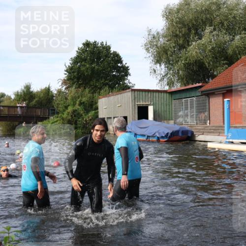 31.08.2025 - Elbe Triathlon Hamburg Luisa Fischer http://msf.ph/oto/8683174 31.08.2025 10:13:35 Schwimmen 934, 1055 meine-sportfotos.de