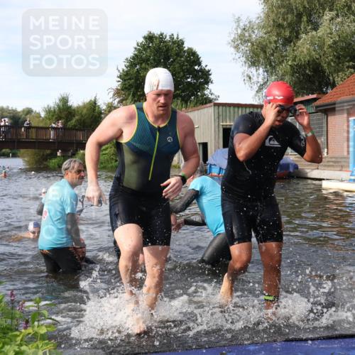 31.08.2025 - Elbe Triathlon Hamburg Luisa Fischer http://msf.ph/oto/8683196 31.08.2025 10:13:47 Schwimmen 934, 1029, 1059, 1089, 1103, 1108 meine-sportfotos.de