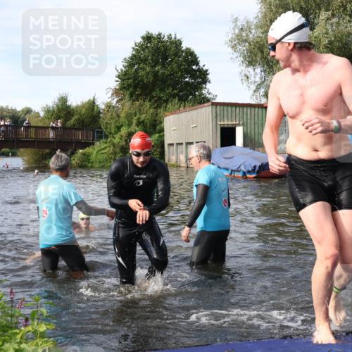 31.08.2025 - Elbe Triathlon Hamburg Luisa Fischer http://msf.ph/oto/8683212 31.08.2025 10:13:50 Schwimmen 1029, 1054, 1059, 1089, 1103, 1108 meine-sportfotos.de