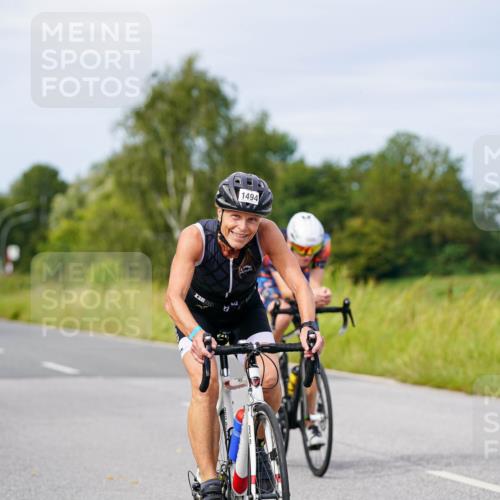 31.08.2025 - Elbe Triathlon Hamburg Michael Burmester http://msf.ph/oto/8683218 31.08.2025 11:09:20 Radfahren 1381, 1494, 1600 meine-sportfotos.de